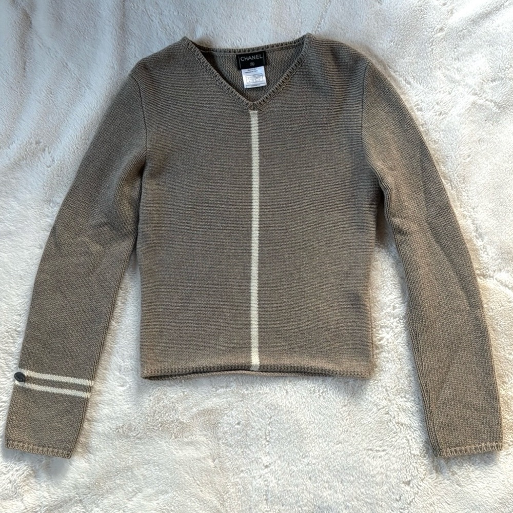Chanel sweater size 38